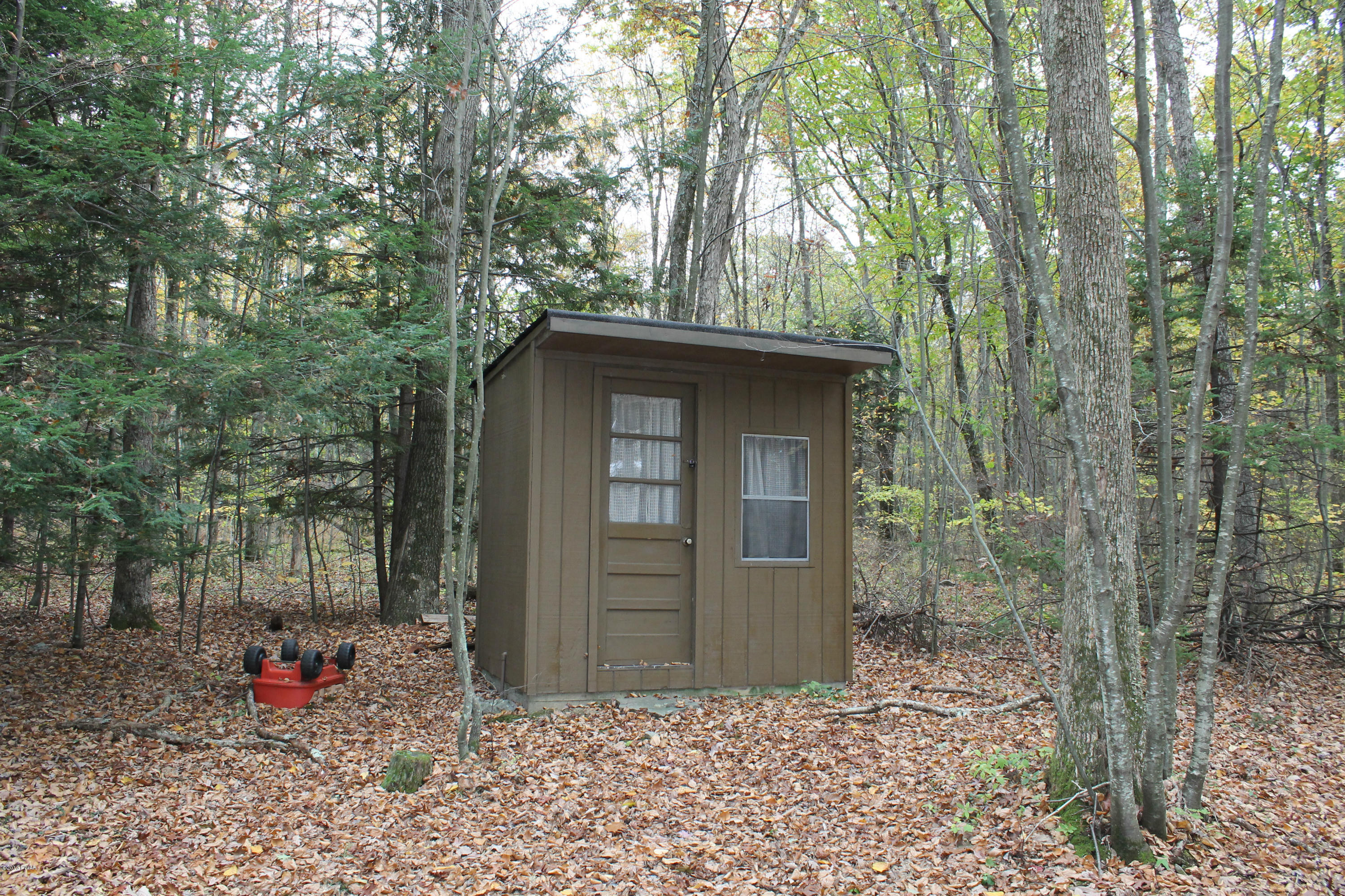 121 Outlet Road Dingmans Ferry, PA 18328 - Photo 5 of 19
