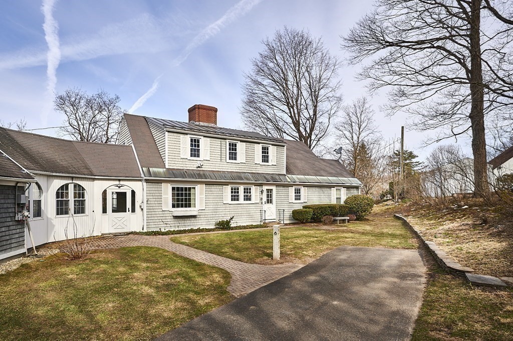 595 Bernardston Road Greenfield, MA 01301 - Photo 3 of 40 Gallery Image 3