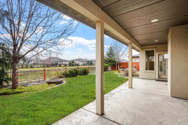 $700,000 | 9389 West Wildbranch Drive, Star, ID 83669