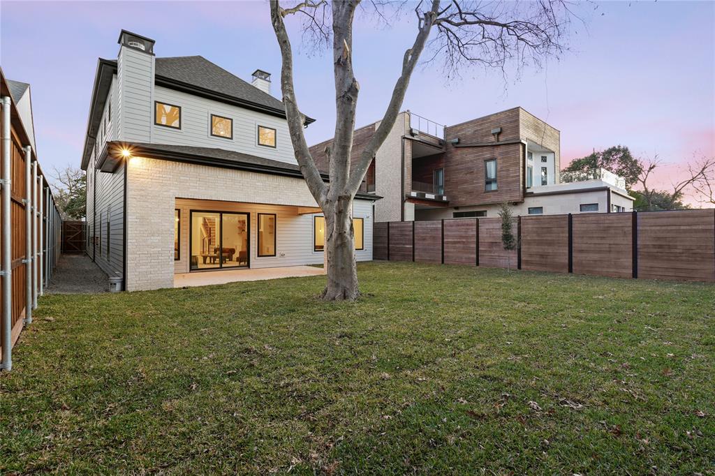8623 San Fernando Way Dallas, TX 75218 - Photo 37 of 40 a front view of a house with garden