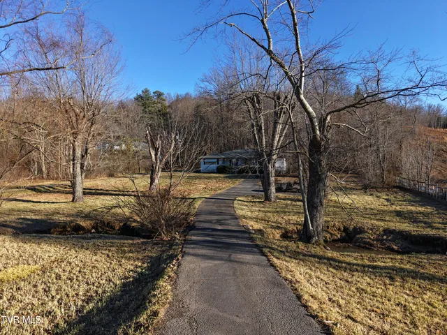 $880,000 | 20064 Alberta Street, Oneida, TN 37841