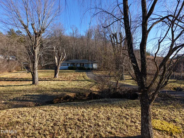 $880,000 | 20064 Alberta Street, Oneida, TN 37841