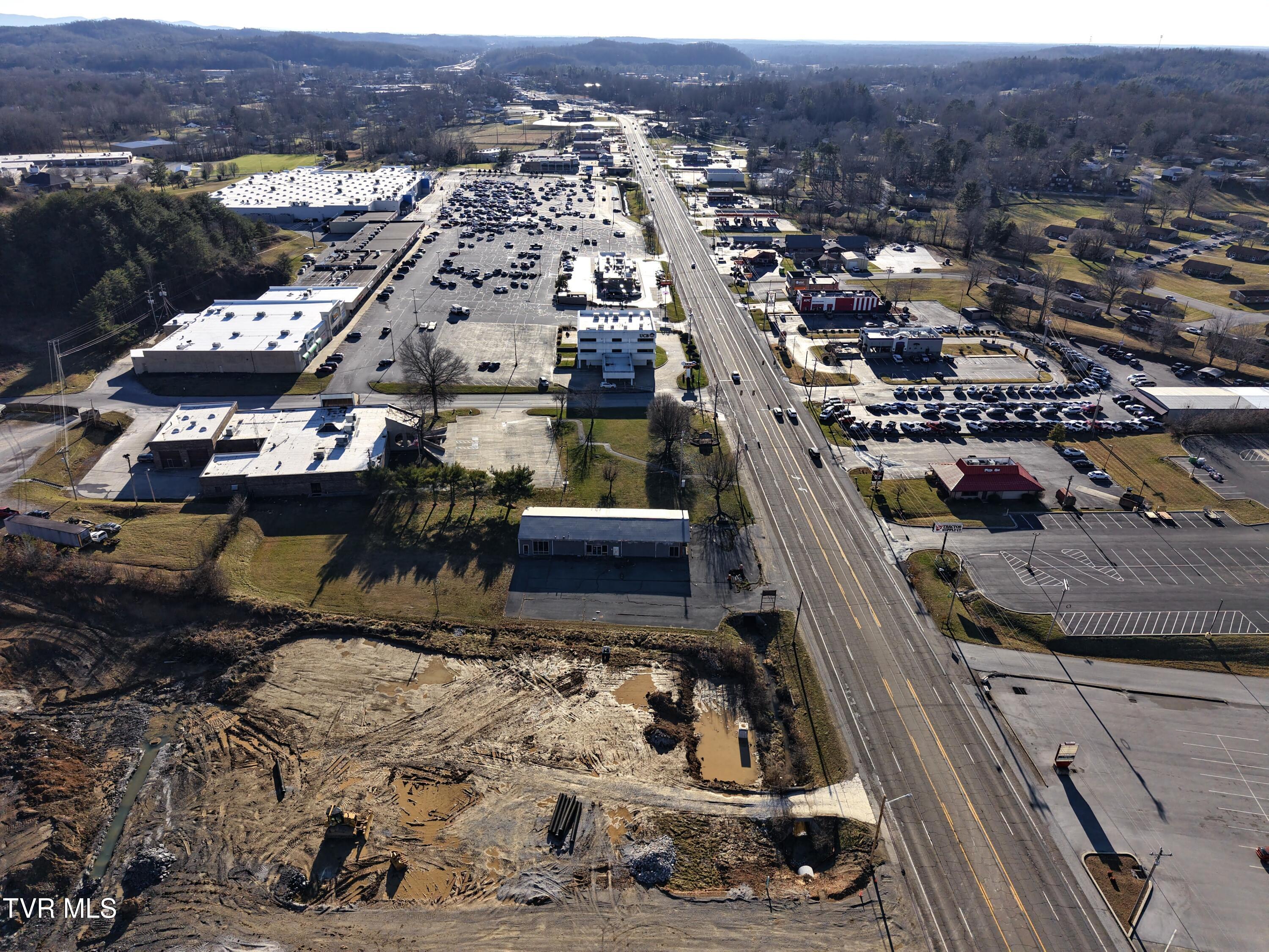 20064 Alberta Street Oneida, TN 37841 - Photo 5 of 17 dji_fly_20260111_160156_0036_17681921167