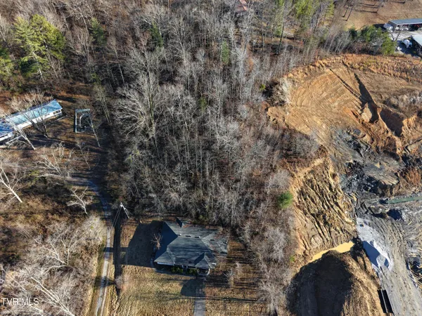 $880,000 | 20064 Alberta Street, Oneida, TN 37841