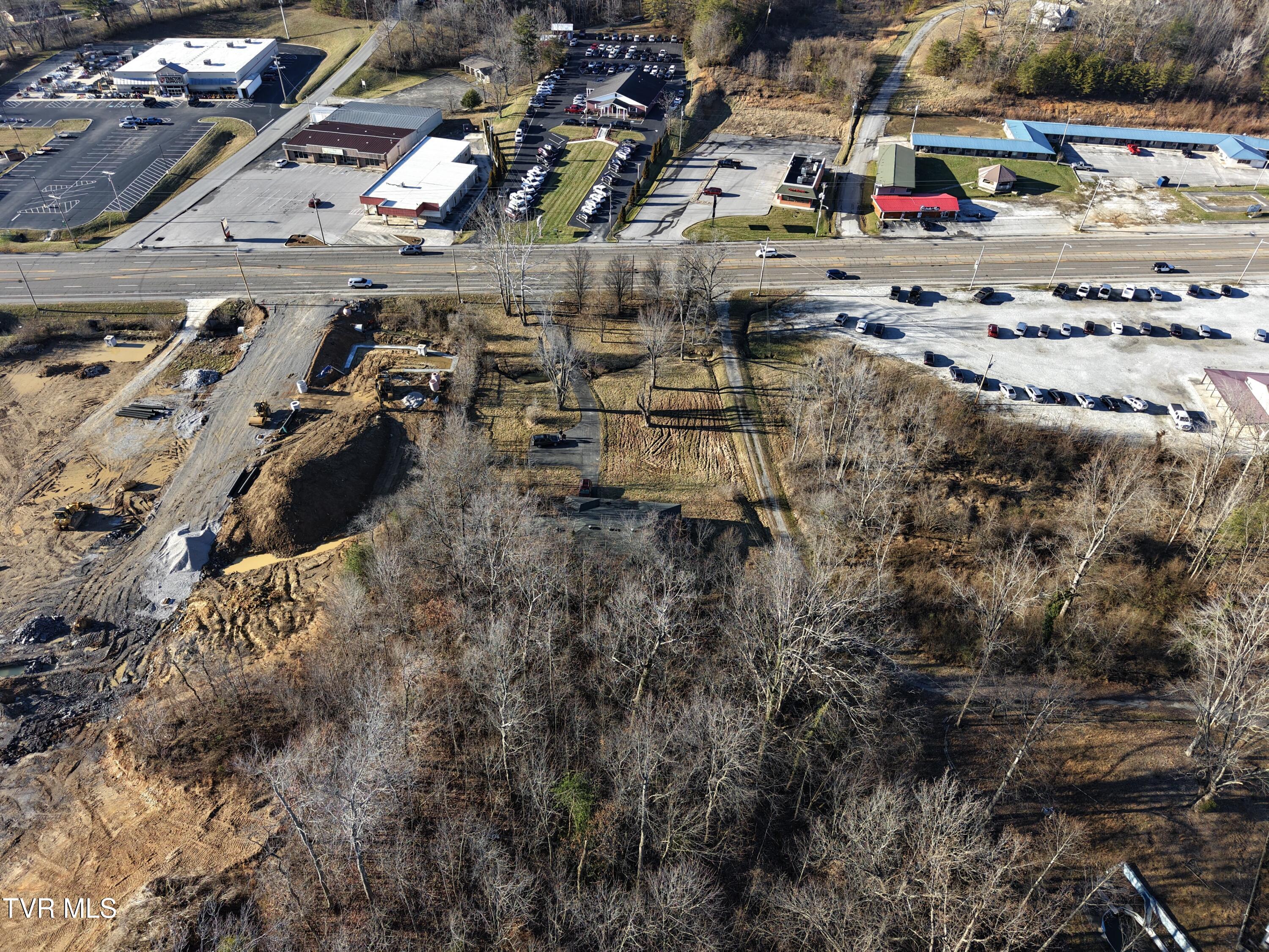 20064 Alberta Street Oneida, TN 37841 - Photo 8 of 17 dji_fly_20260111_160258_0037_17681921163