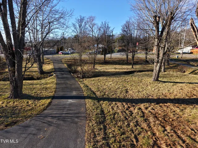 $880,000 | 20064 Alberta Street, Oneida, TN 37841