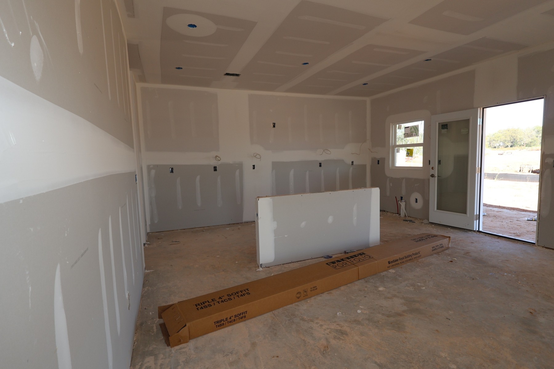 303 Strong Street Columbia, TN 38401 - Photo 5 of 34 an empty room with windows