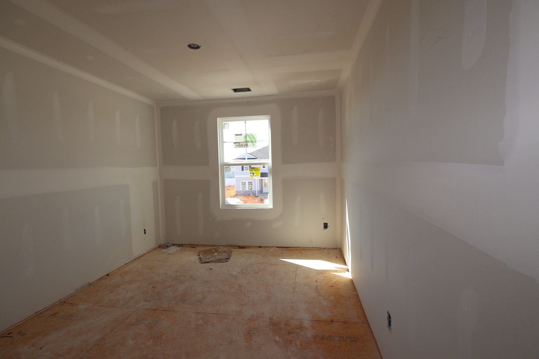 303 Strong Street Columbia, TN 38401 - Photo 9 of 34 an empty room with windows