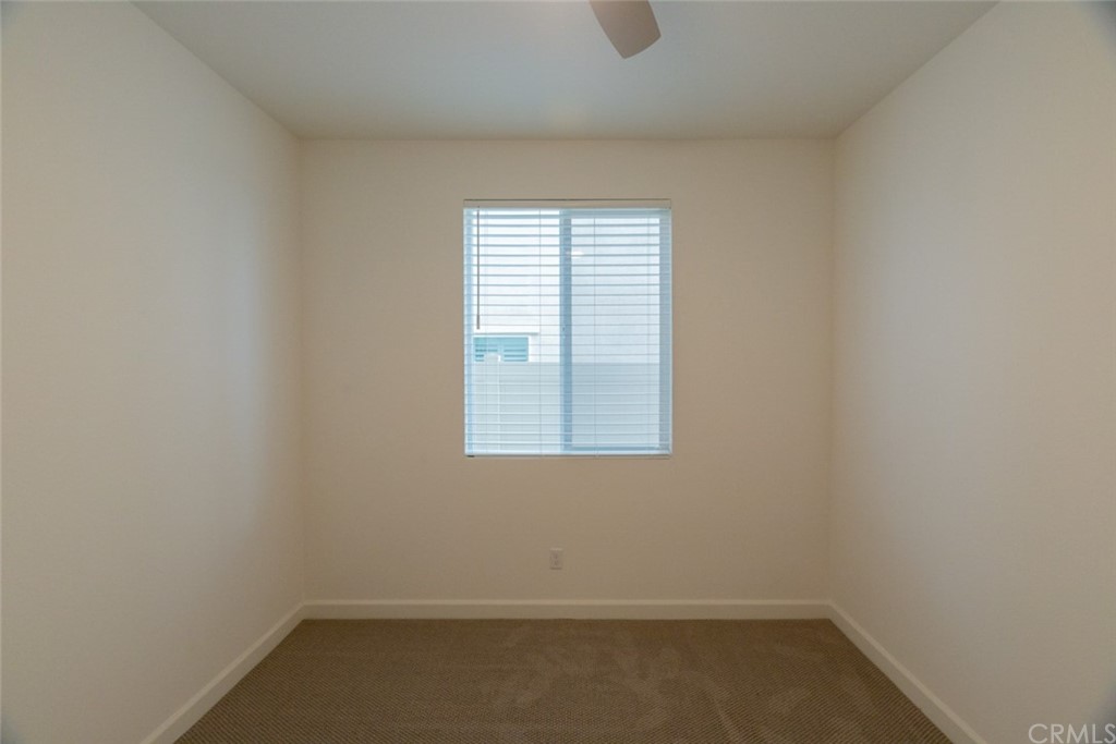 32151 Everview Temecula, CA 92591 - Photo 23 of 29 an empty room with a window