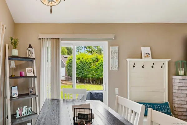 $899,000 | 956 Mariposa Place, Escondido, CA 92026