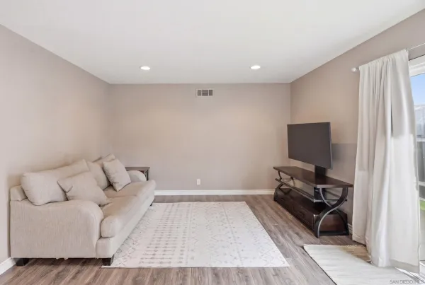 $899,000 | 956 Mariposa Place, Escondido, CA 92026