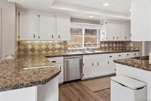 $899,000 | 956 Mariposa Place, Escondido, CA 92026