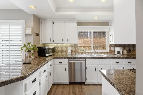 $899,000 | 956 Mariposa Place, Escondido, CA 92026