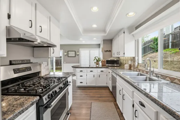 $899,000 | 956 Mariposa Place, Escondido, CA 92026