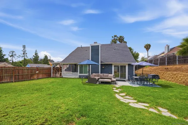$899,000 | 956 Mariposa Place, Escondido, CA 92026