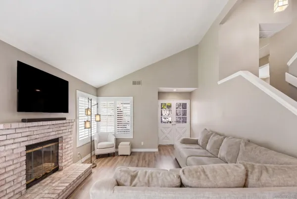 $899,000 | 956 Mariposa Place, Escondido, CA 92026