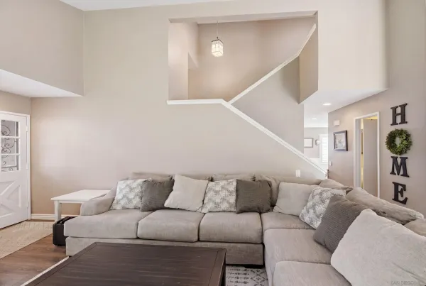 $899,000 | 956 Mariposa Place, Escondido, CA 92026