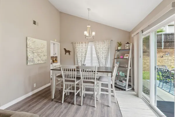 $899,000 | 956 Mariposa Place, Escondido, CA 92026