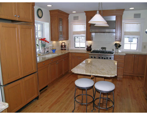 41 Annawan Road Newton, MA 02468 - Photo 5 of 13
