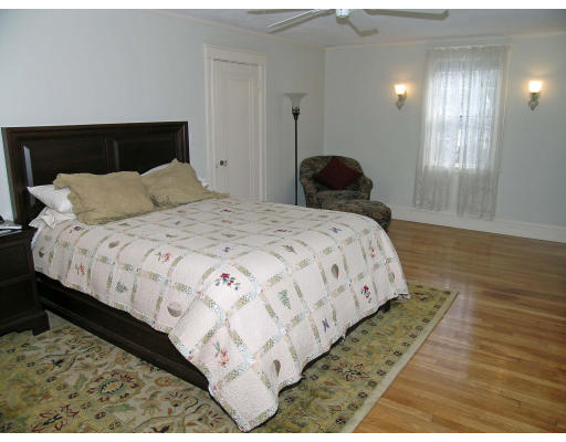 41 Annawan Road Newton, MA 02468 - Photo 7 of 13