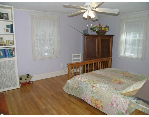 41 Annawan Road Newton, MA 02468 - Photo 8 of 13