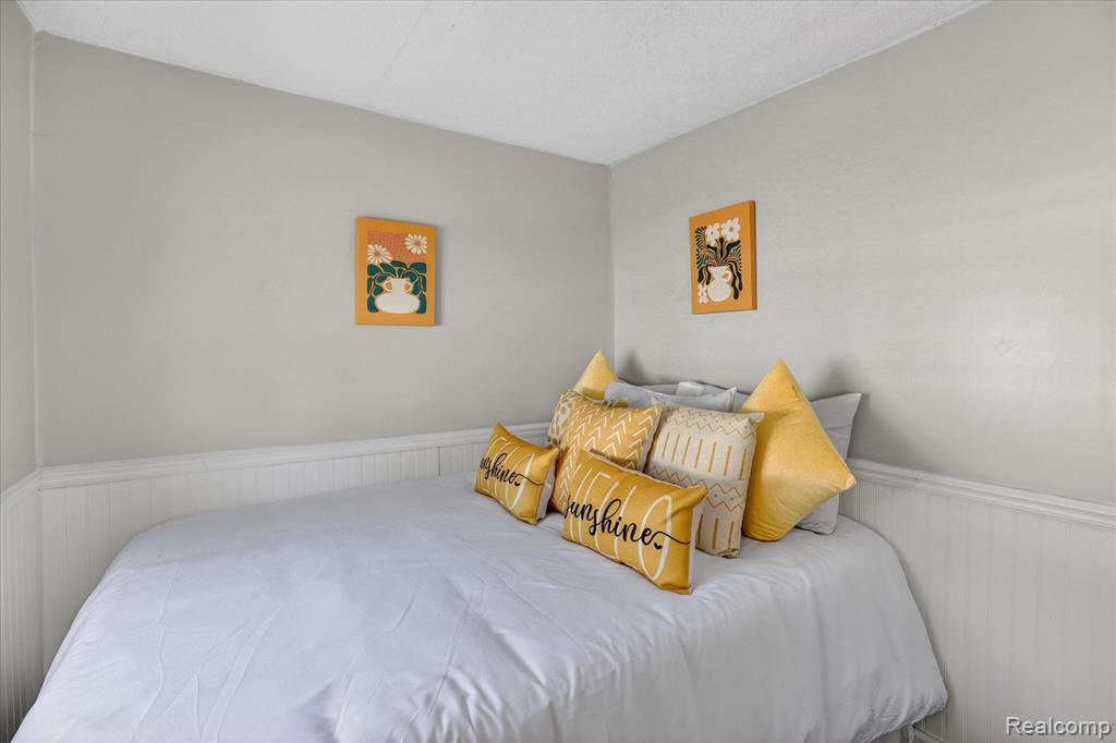986 Pine Road Bay City, MI 48706 - Photo 23 of 35