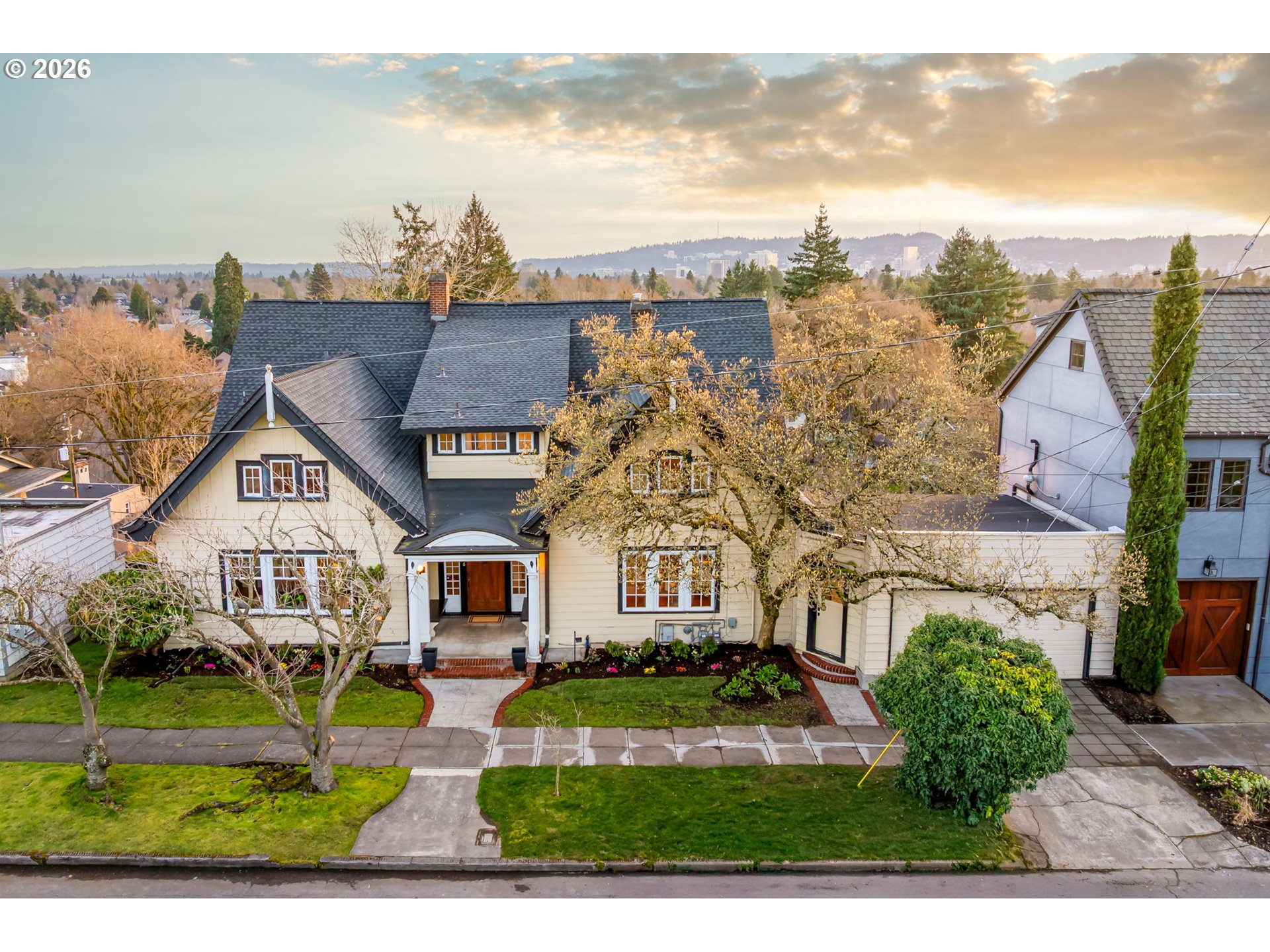 2806 Northeast Alameda Street Portland, OR 97212 - Photo 44 of 45 an aerial view of multiple houses