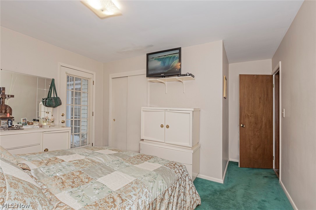 1401 Sunview Road Lyndhurst, OH 44124 - Photo 26 of 34