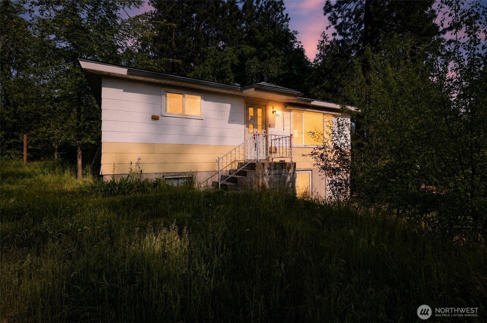 611 South Farr Road Spokane, WA 99206 - Photo 3 of 17