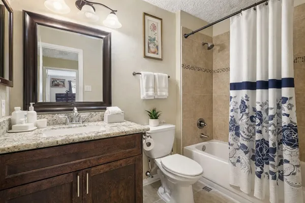 $2,295 | 15815 Crystal Grove Drive, Houston, TX 77082