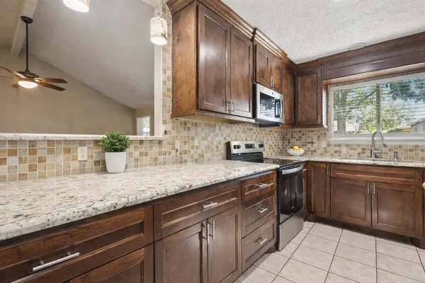 $2,295 | 15815 Crystal Grove Drive, Houston, TX 77082