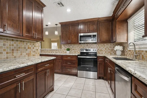 $2,295 | 15815 Crystal Grove Drive, Houston, TX 77082