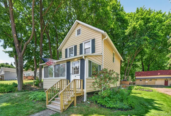 $465,000 | 17 Valley Avenue, Central Valley, NY 10917