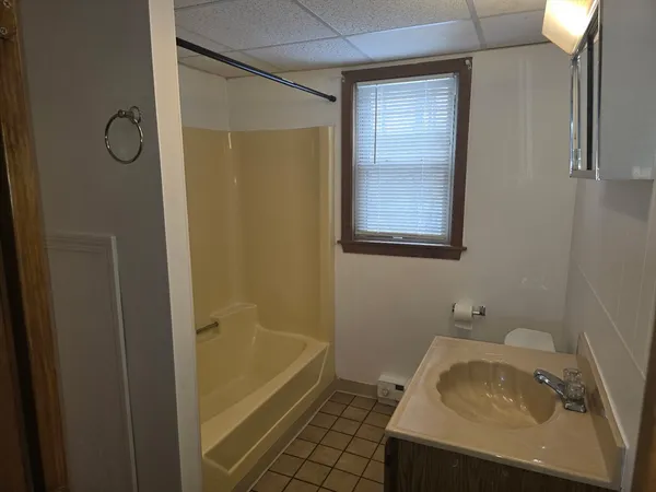 $1,600 | 95 Northside Road, Unit D, Charlton, MA 01507