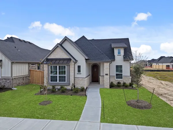 $346,715 | 11816 South Pavillion Drive, Mont Belvieu, TX 77523