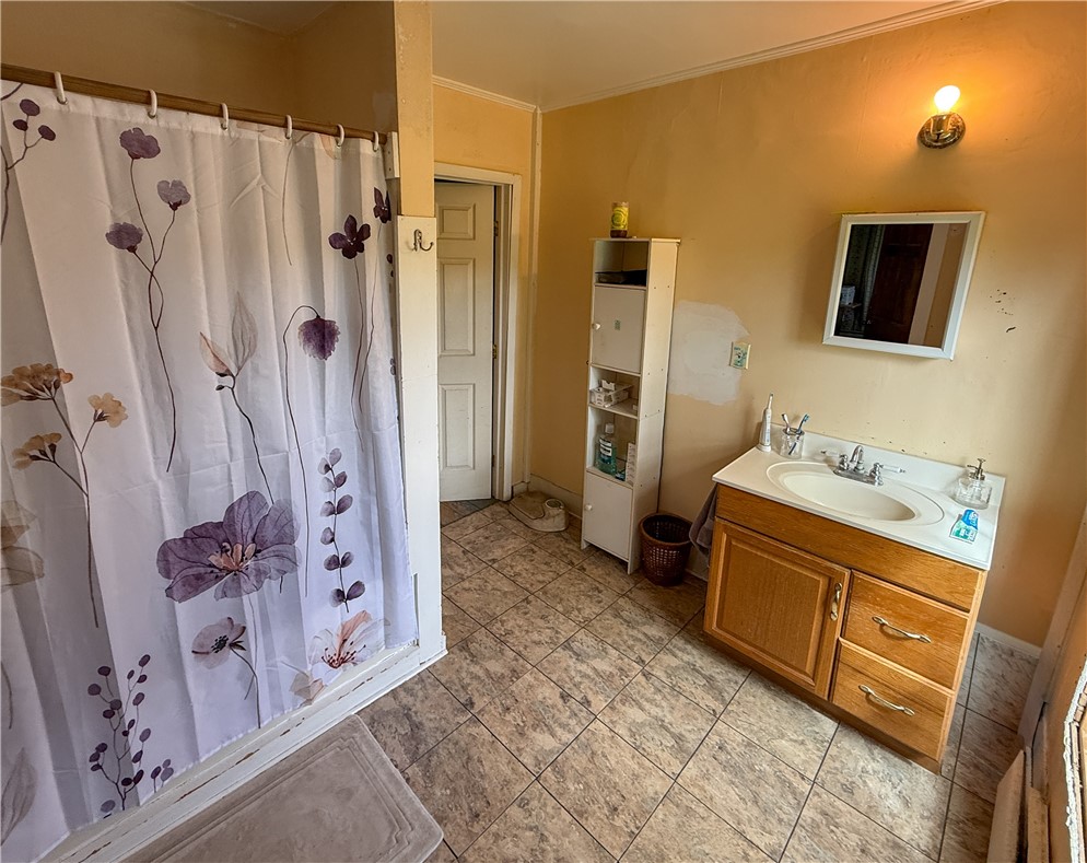 953 Howland Road Manchester, NY 14548 - Photo 28 of 40 full bath 2nd floor