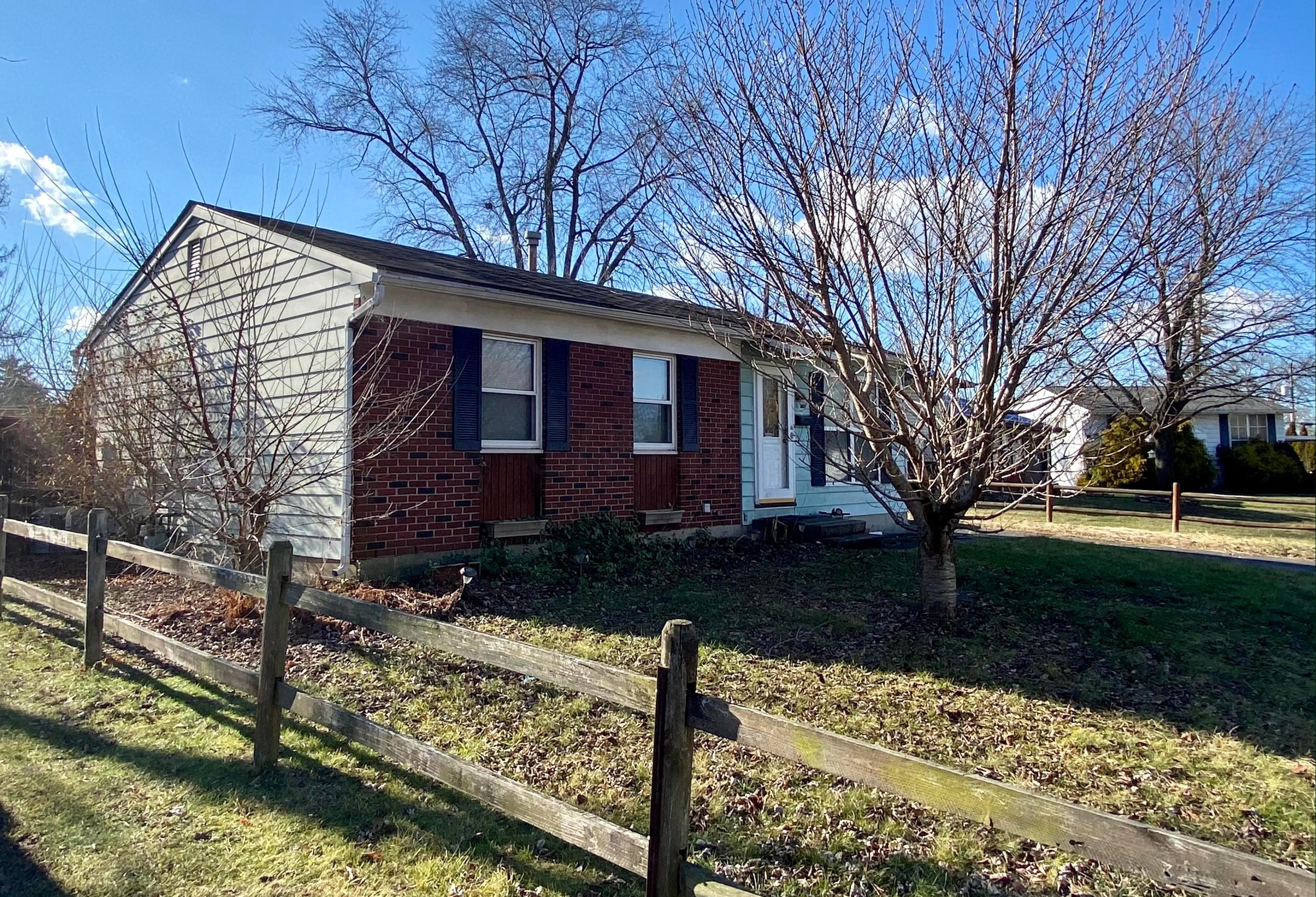 3483 Claretta Road Columbus, OH 43232 - Photo 2 of 2