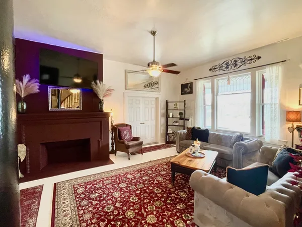 $279,900 | 621 Girard Street, Metropolis, IL 62960