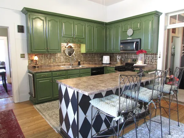 $279,900 | 621 Girard Street, Metropolis, IL 62960