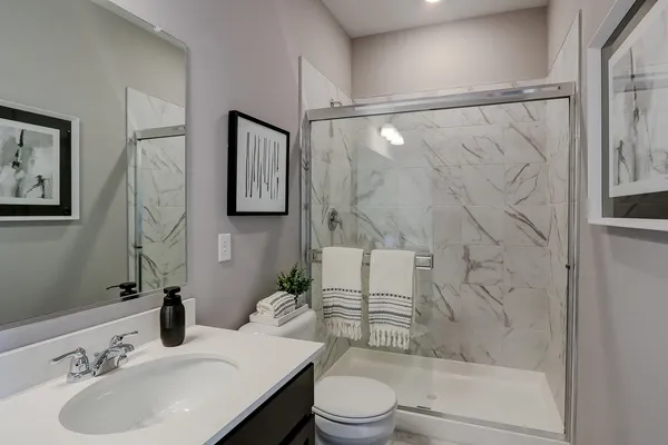 $389,990 | 402 Comstock Road, South Elgin, IL 60177