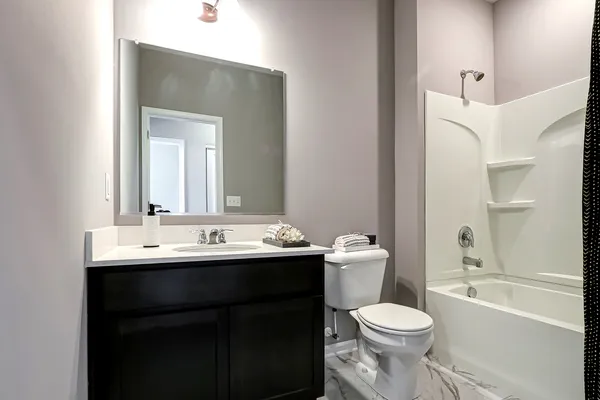 $389,990 | 402 Comstock Road, South Elgin, IL 60177