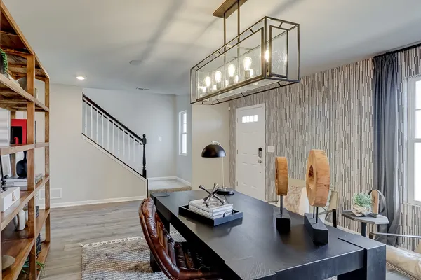 $389,990 | 402 Comstock Road, South Elgin, IL 60177