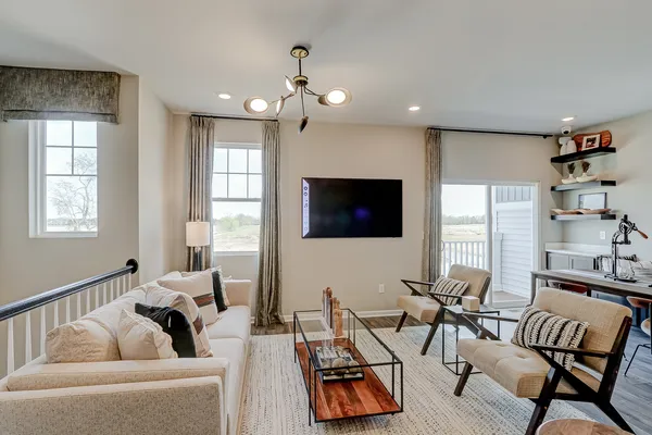 $389,990 | 402 Comstock Road, South Elgin, IL 60177