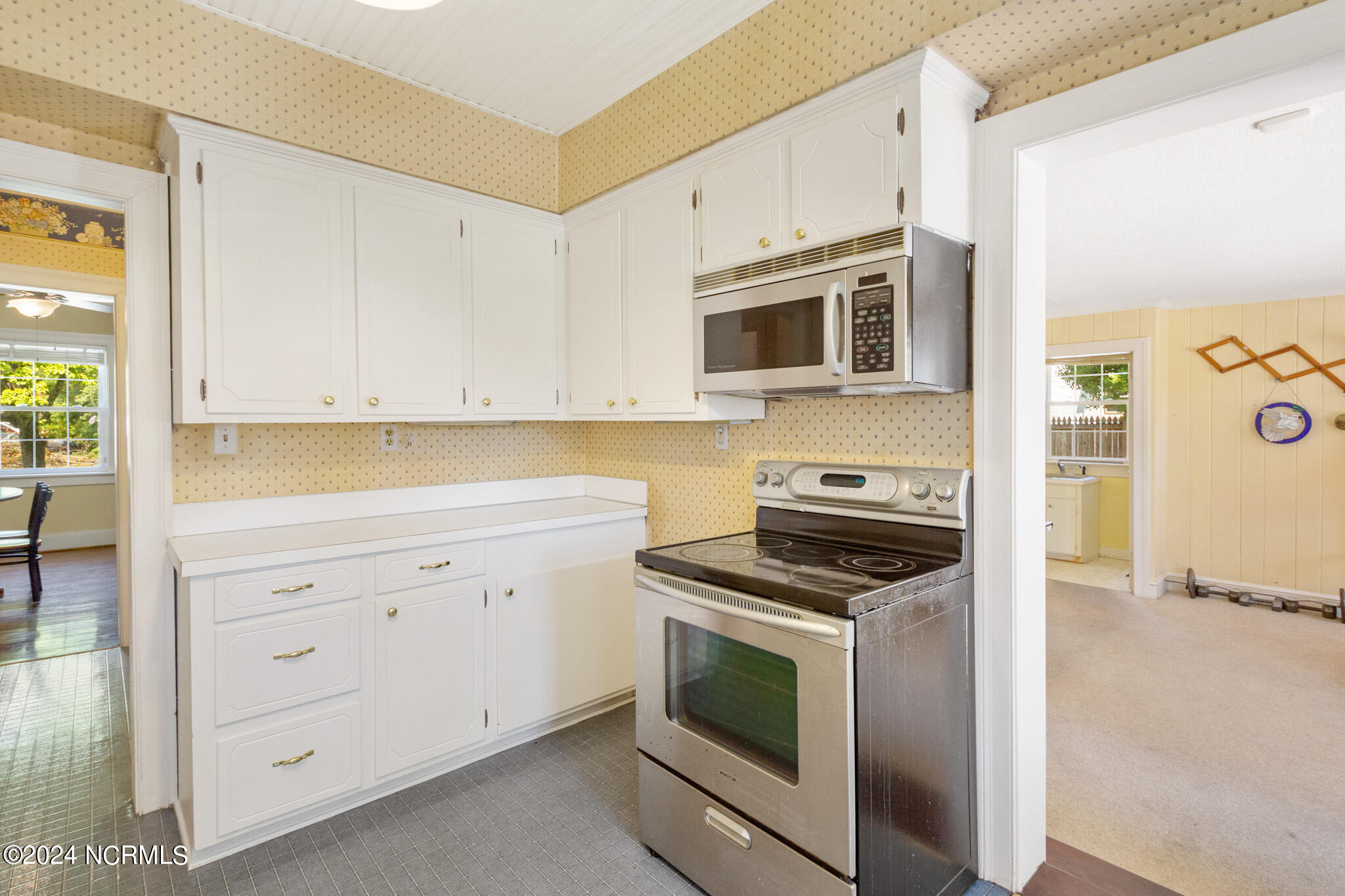805 W Road Kinston, NC 28501 - Photo 19 of 41 int (11)