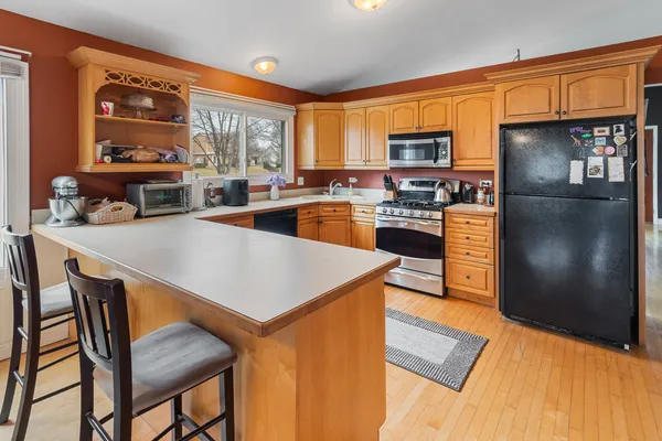 $350,000 | 1975 Eastman Lane, Hanover Park, IL 60133
