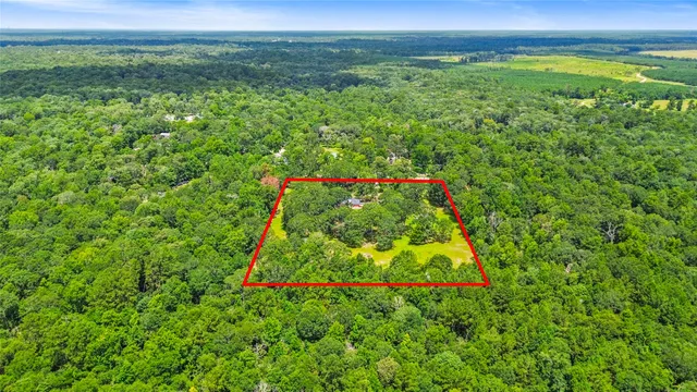 a view of an outdoor space and a yard