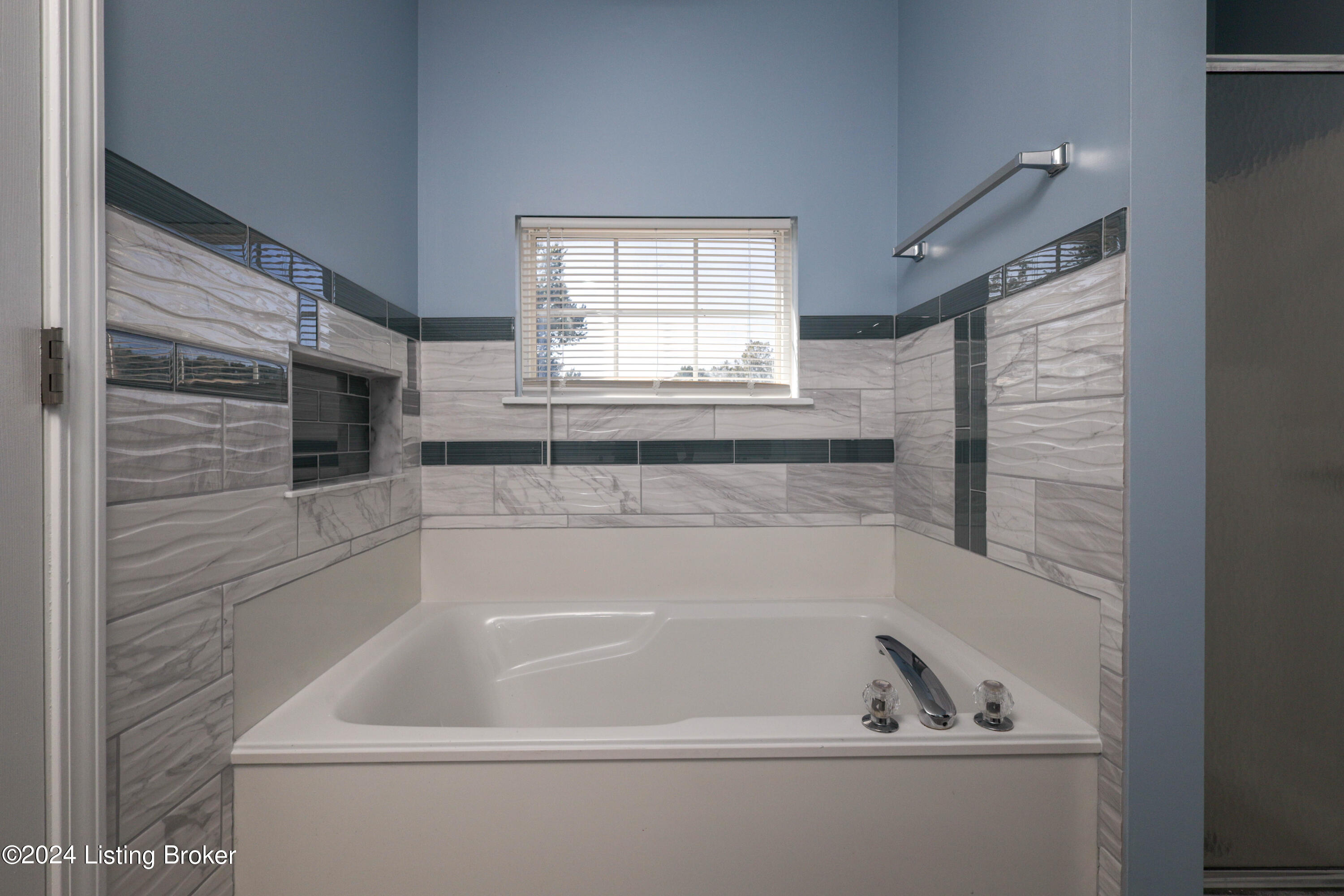 8000 Adams Run Road Louisville, KY 40228 - Photo 22 of 37 Photo30