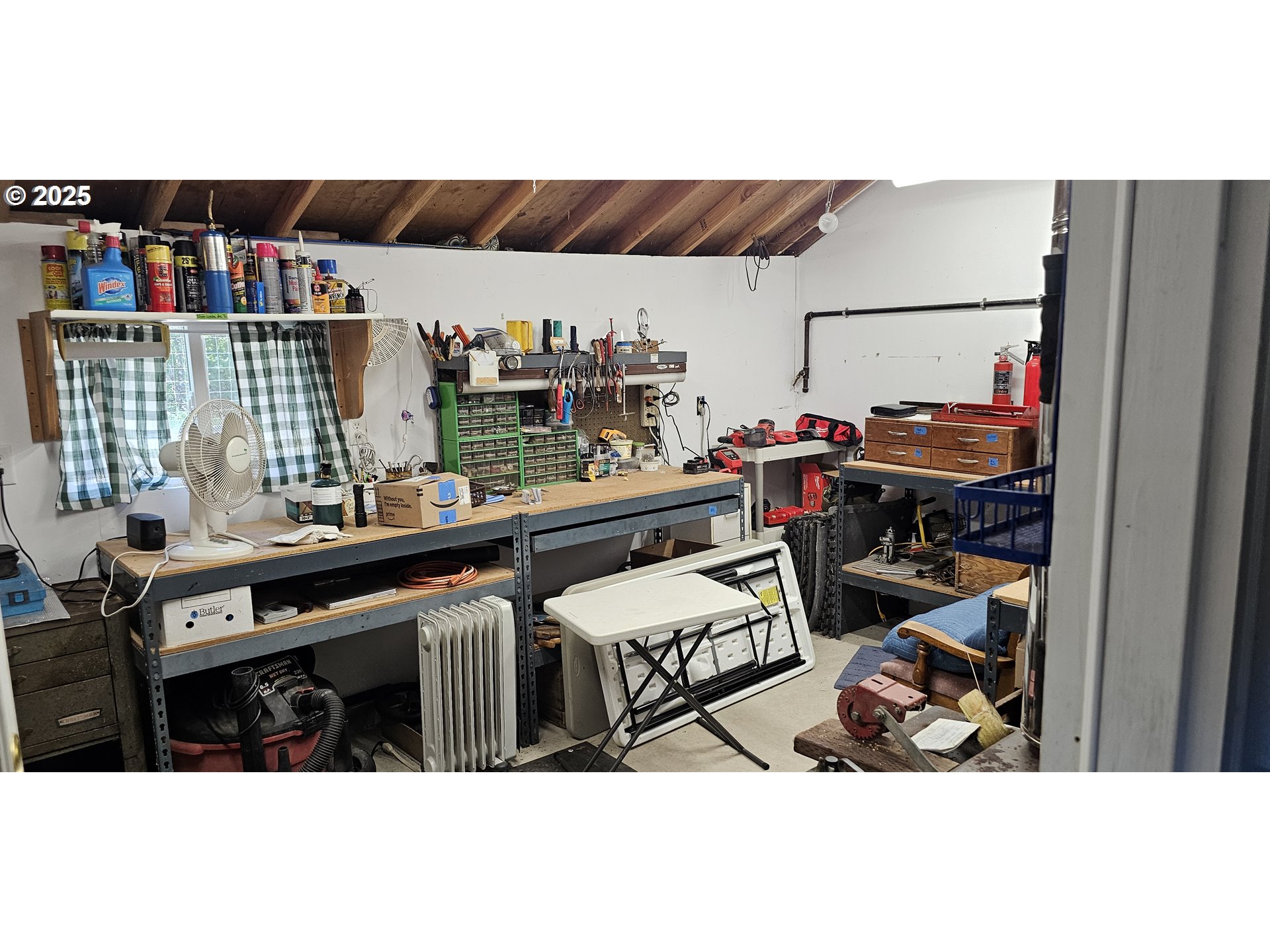 524 Azalea Drive Elkton, OR 97436 - Photo 38 of 48 a view of a chairs and table in a balcony