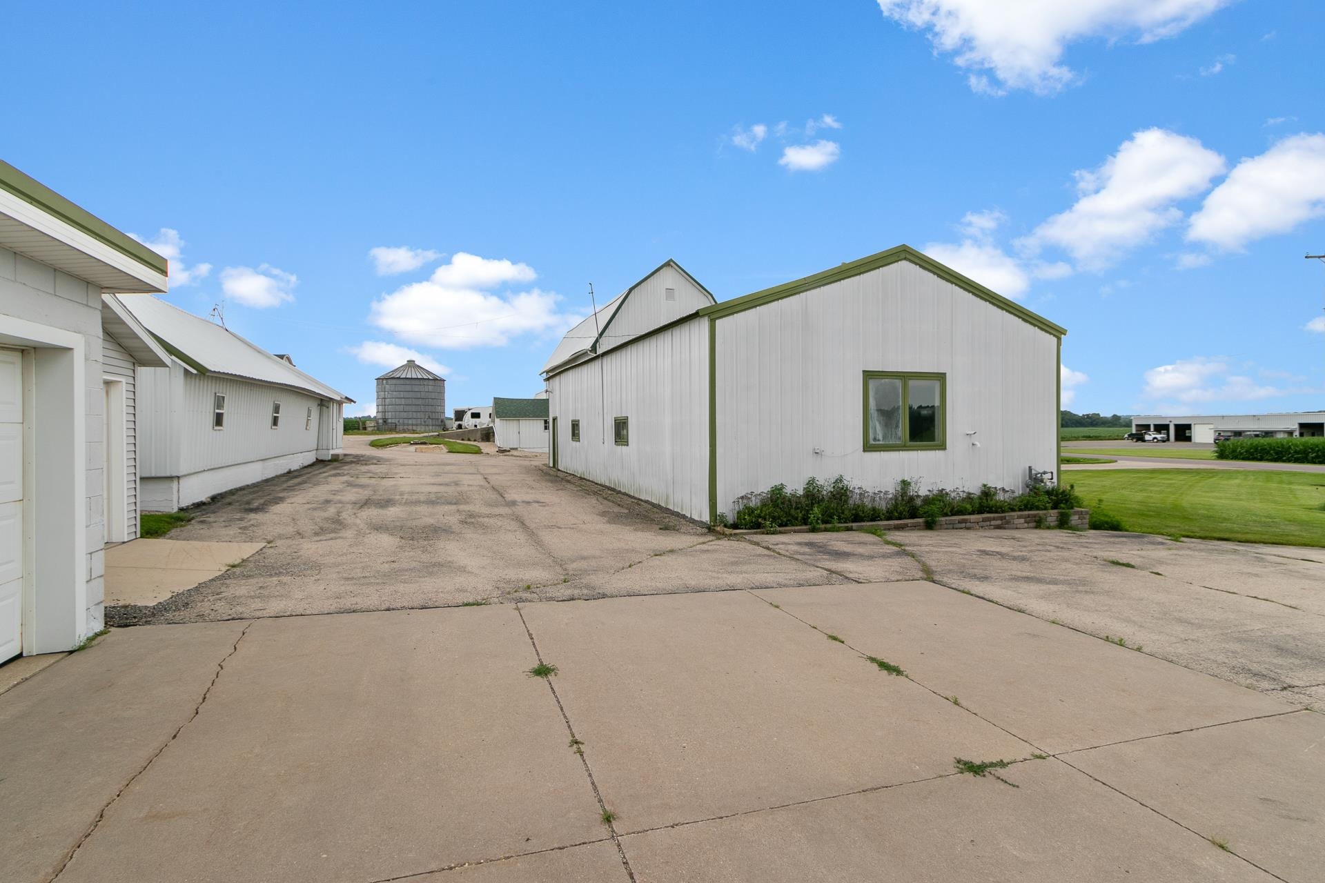 6988 Schneider Road Middleton, WI 53562 - Photo 32 of 52