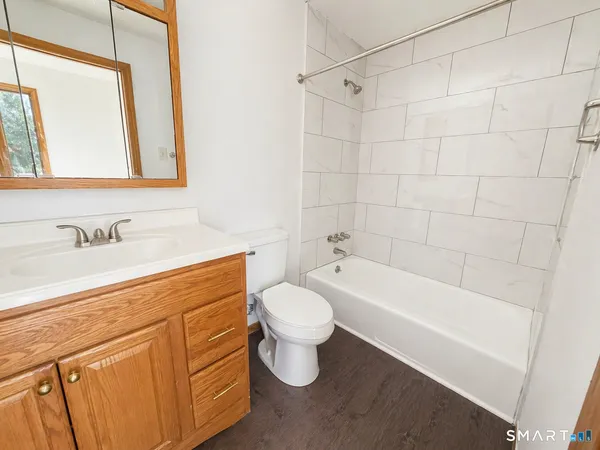 $1,700 | 200 Laura Lane, Unit B9, Rocky Hill, CT 06067